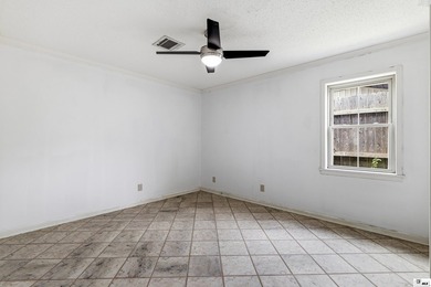 Welcome to this beautifully maintained 4 bedroom, 3 bathroom - photo 23