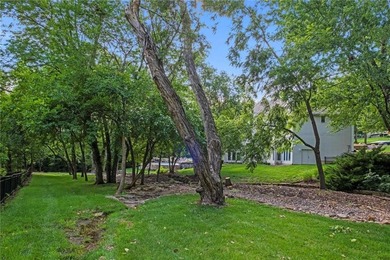 This awesome home is a show stopping family home and - photo 24