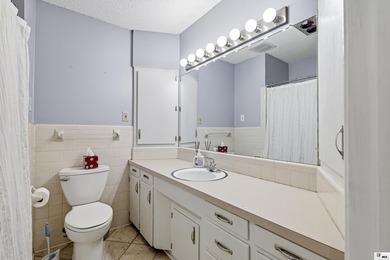 Welcome to this beautifully maintained 4 bedroom, 3 bathroom - photo 25