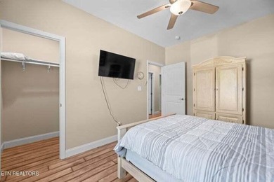 Move-In Ready Lakeview Retreat on a quiet cul-de-sac. Easy - photo 27