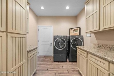 Move-In Ready Lakeview Retreat on a quiet cul-de-sac. Easy - photo 28
