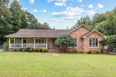 Lake Eufaula / Walter F George Reservoir Home For Sale in Pittsview Alabama