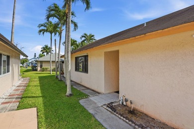 This 3 bedroom, 2 bathroom home with a 1-car garage has a bright - photo 5