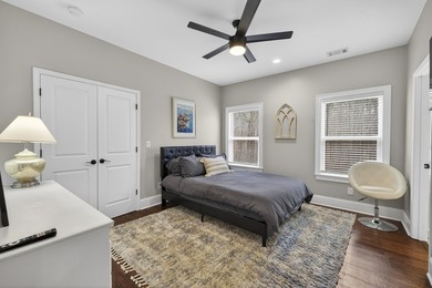 Wake up to lake breezes and endless entertaining possibilities - photo 36
