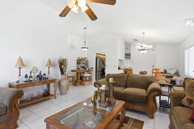 This 3 bedroom, 2 bathroom home with a 1-car garage has a bright - photo 8