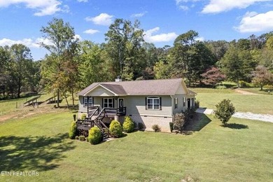Move-In Ready Lakeview Retreat on a quiet cul-de-sac. Easy - photo 39