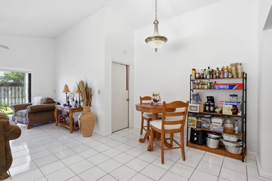 This 3 bedroom, 2 bathroom home with a 1-car garage has a bright - photo 10