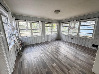 This beautifully maintained 4-bedroom, 2-bath Temple Terrace - photo 7