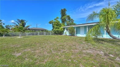 Very desirable triple lot location in Matlacha Isles. Over 220 - photo 2