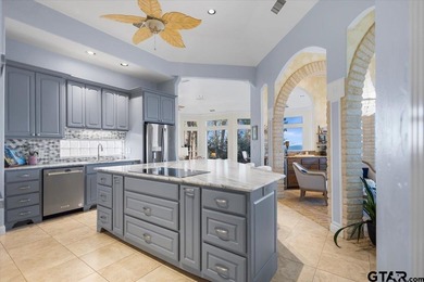 Elegant Mediterranean Estate Overlooking Lake Palestine - photo 10