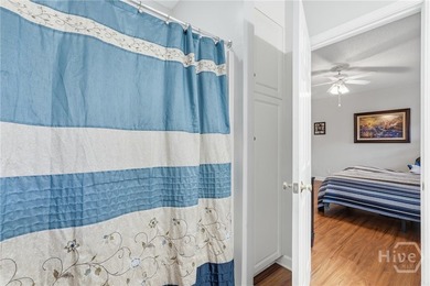 Immaculately maintained 2-bedroom, 2-bath townhouse offering - photo 22