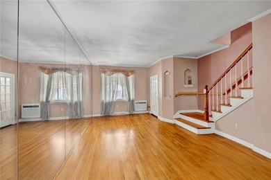 New Price, New Opportunity!! Beautiful solid brick single-family - photo 7