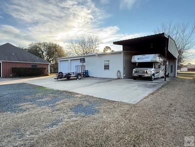 Beautiful Brick Home on 0.40 Acres in Maud, TX Welcome to this - photo 10