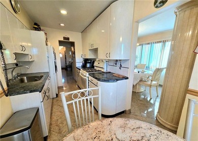 Move right into this beautifully renovated semi-attached - photo 6