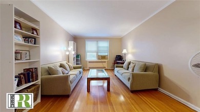 Move right into this well-maintained 1-bedroom apartment located - photo 2