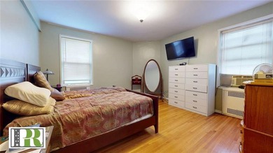 Move right into this well-maintained 1-bedroom apartment located - photo 7
