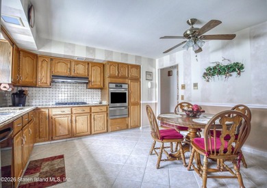 Introducing your impeccably well-maintained home!! This - photo 3