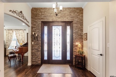 Welcome to this beautiful 3-bedroom, 2.5-bath home with an - photo 4