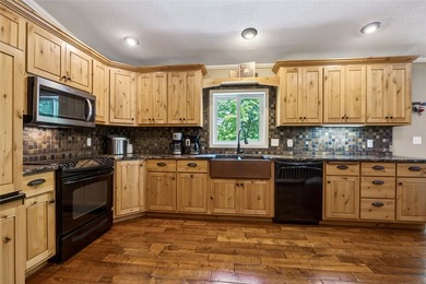 Like new, extensively remodeled Long Lake Retreat! Experience - photo 10