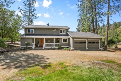 Lake Home For Sale in Jacksonville, Oregon