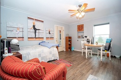 Incredible location only 5-8 minutes from hospital and shopping - photo 5