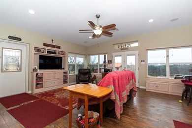 Incredible location only 5-8 minutes from hospital and shopping - photo 9