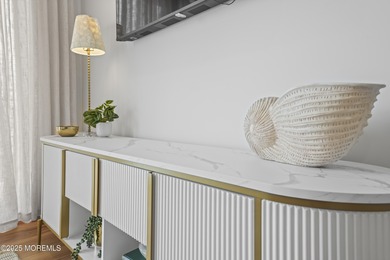 Welcome to The Hamilton, an exclusive oceanblock boutique