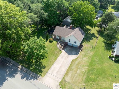 Truman Lake Home For Sale in Clinton Missouri