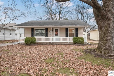 Truman Lake Home For Sale in Clinton Missouri