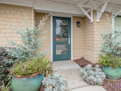 Wow! This gorgeous 4070 sf Prewitt-Douglas Custom home located - photo 46