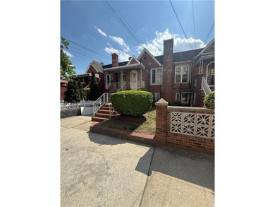 Spacious brick One Family in Canarsie. Top floor consists of 2 - photo 4