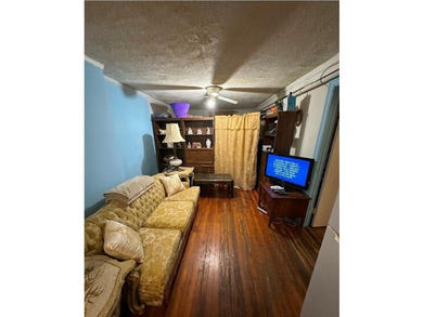 Spacious brick One Family in Canarsie. Top floor consists of 2 - photo 6