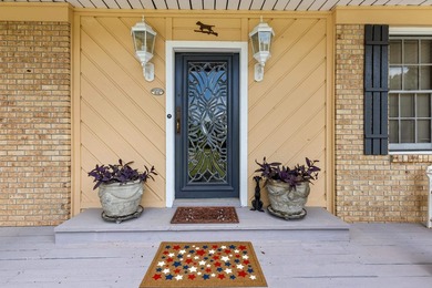 Experience the charm and character of a timeless Lake Jackson - photo 3