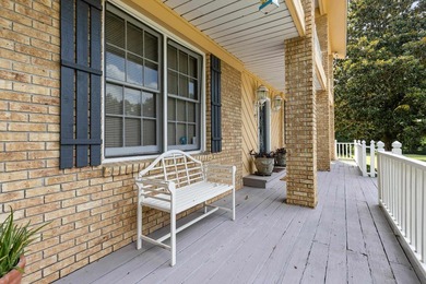 Experience the charm and character of a timeless Lake Jackson - photo 4