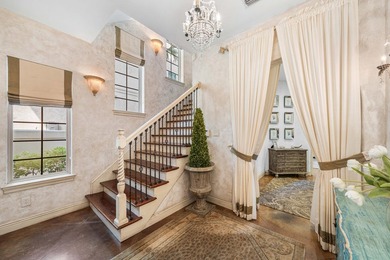 Perfectly positioned just steps from the Gulf, 22 Saint Tropez - photo 6