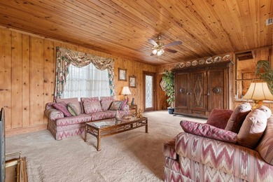 Experience the charm and character of a timeless Lake Jackson - photo 7