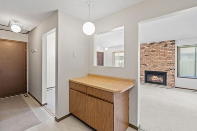 Welcome to sought-after Cimarron Ponds, where comfort - photo 10