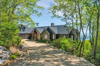Lake Toxaway Home For Sale in Lake Toxaway North Carolina