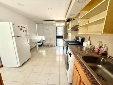 Are you looking to operate your business while living - photo 6