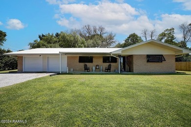 Vermilion River - Vermilion Parrish Home For Sale in Abbeville Louisiana