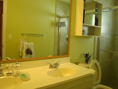 AS-IS WELL MAINTAINED SEMI MODERN DECOR HOME WITH KITCHEN AND - photo 16