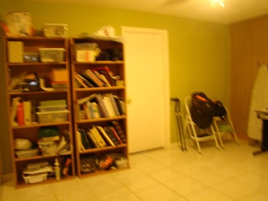 AS-IS WELL MAINTAINED SEMI MODERN DECOR HOME WITH KITCHEN AND - photo 22
