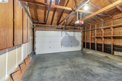 This well-maintained duet-style home, built in 1985, offers 3 - photo 29