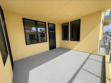Live the Huntington Beach Downtown lifestyle every single day in - photo 31