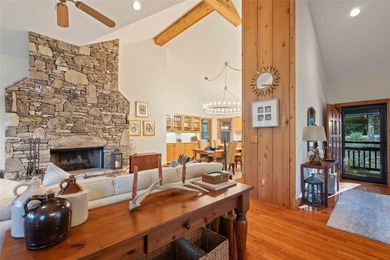 Welcome to this stunning mountain retreat with expansive views - photo 5