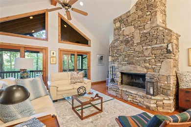 Welcome to this stunning mountain retreat with expansive views - photo 7