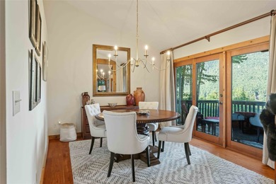 Welcome to this stunning mountain retreat with expansive views - photo 10
