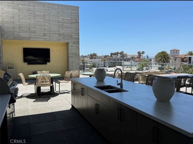 Live the Huntington Beach Downtown lifestyle every single day in - photo 40