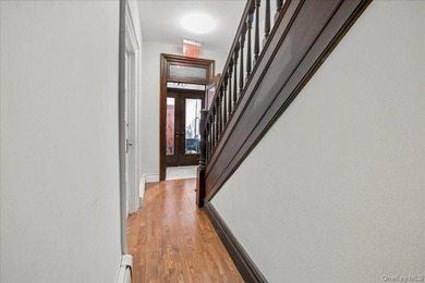 Fabulous detached legal 2 family house in the Wakefield section - photo 4