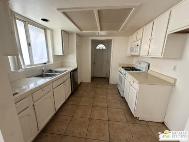 Rare opportunity to own a vacant triplex at 29395 Avenida La Paz - photo 28